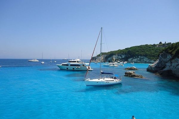 Perfect bay for a private family sailing holiday in Greece