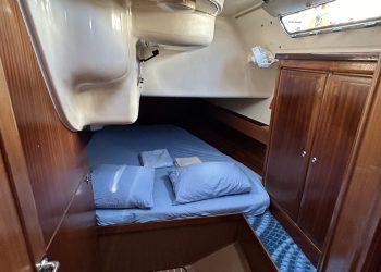 Double starboard cabin aft Chronos port aft cabin for guests